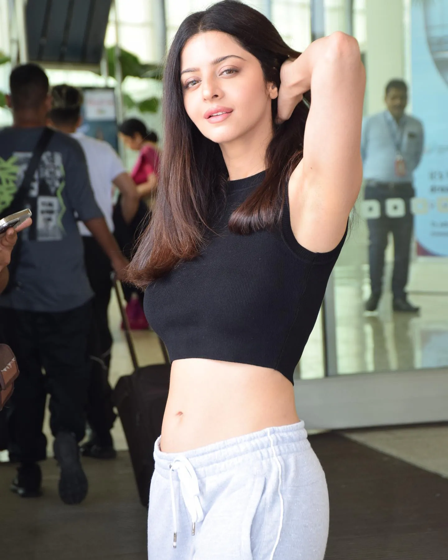 Vedhika - vedhika-sexy-18.webp